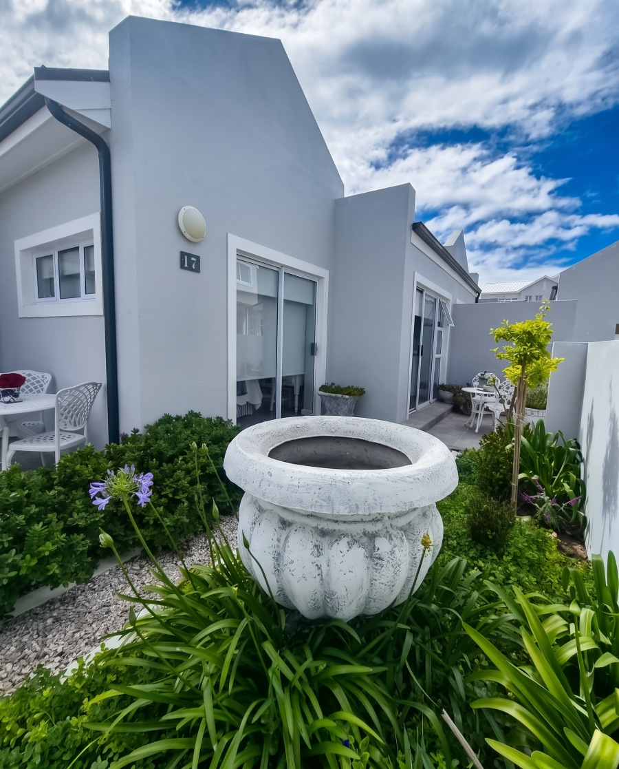 2 Bedroom Property for Sale in Struisbaai Western Cape